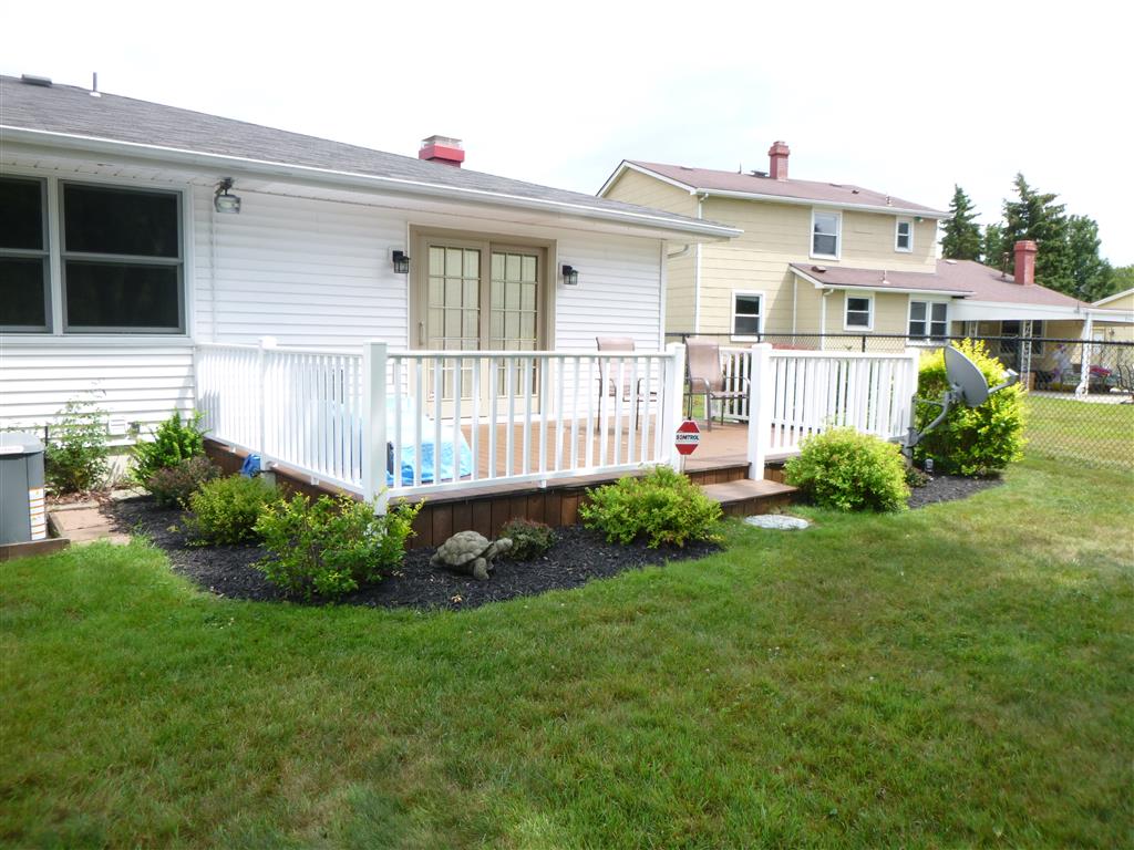 backyard patios and stairs vinyl contractor